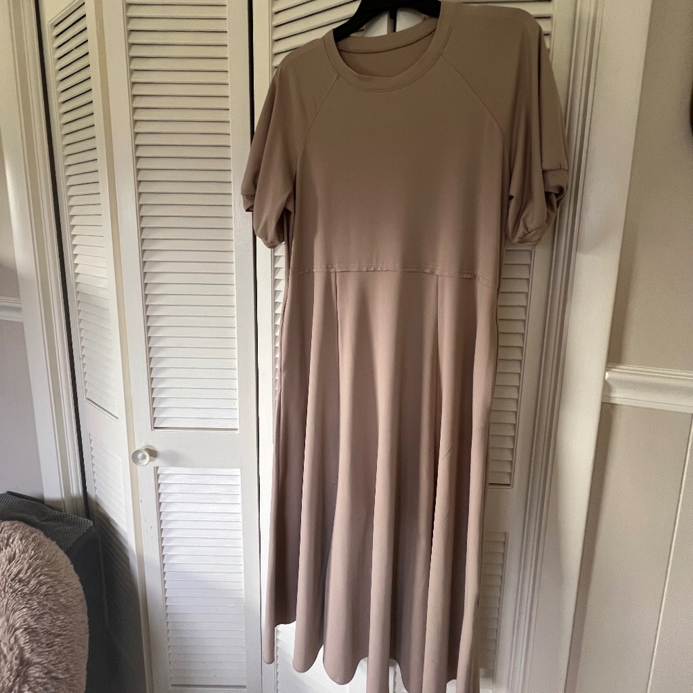 Maxi Dress with pockets  - great for travel - does not wrinkle/washes well